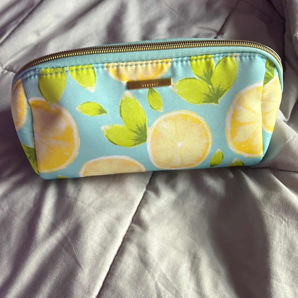 kestrel makeup bag